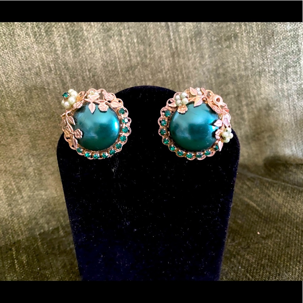 Beautiful Vintage Earrings * Rhinestones